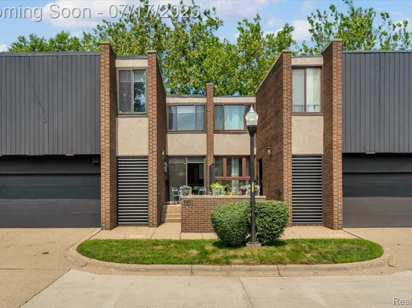 1243 Navarre Pl, Detroit, MI 48207