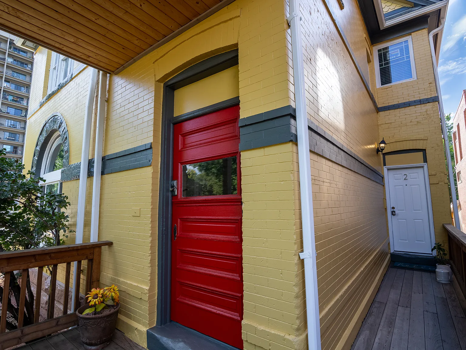 Studio, 320 sqft, $900 — Photo 3