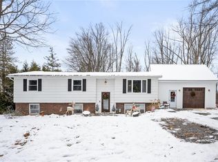 24 Pratt Rd, Manchester, NY 14504