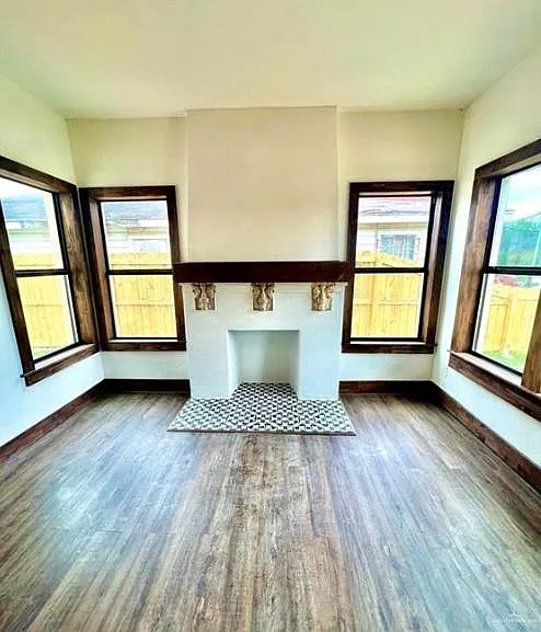 2 bed, 1.0 bath, 1033 sqft, $1,200 — Photo 3