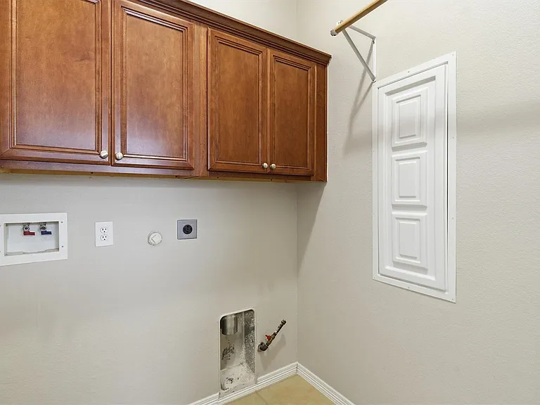 2506 Barton Springs St — Photo 12