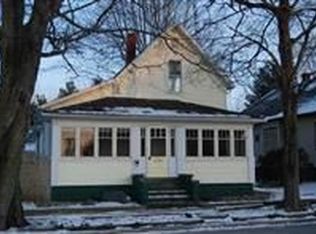 118 S Division St, Flora, IN 46929