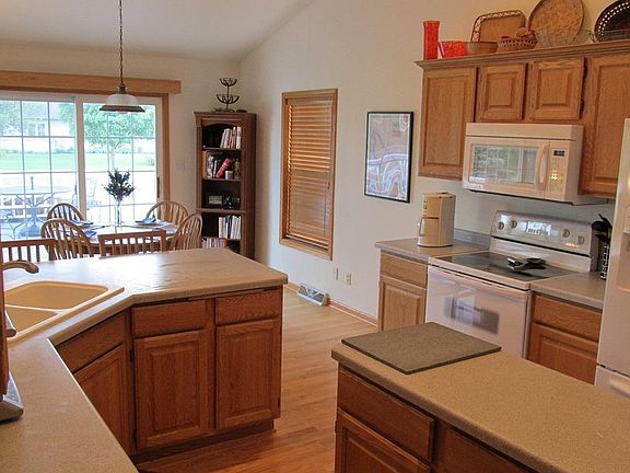 5th image of 2715 Darrell Dr