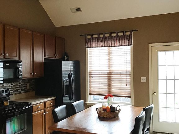 4th image of 109 Sandridge Ct
