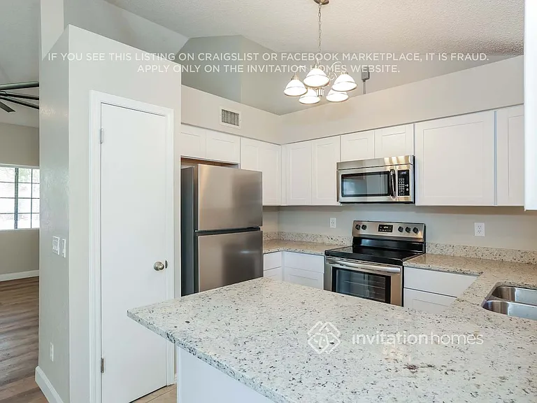 827 N Evergreen St — Photo 5