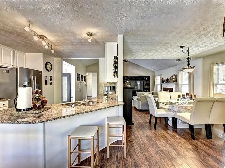 3940 Piper Glen Dr — Photo 11