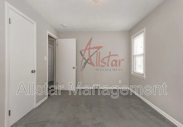 983 Clinton Ave — Photo 16