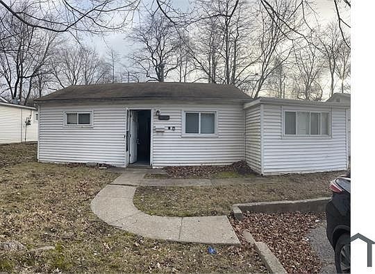 1st image of 10058 Earl Dr
