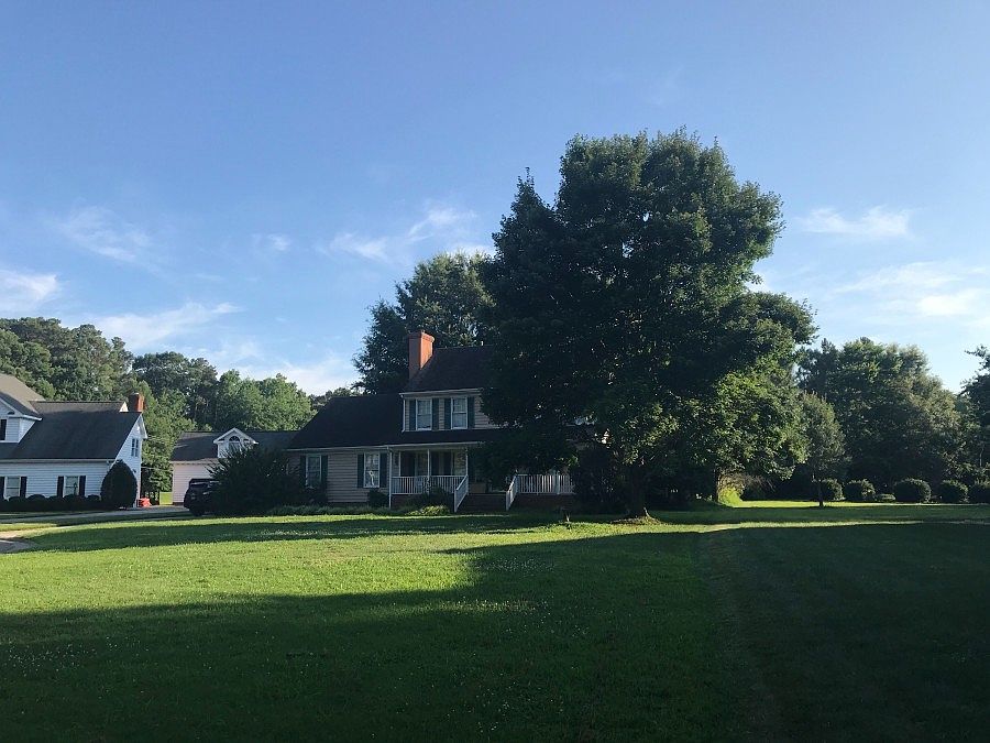 2nd image of 104 Winterberry Cir