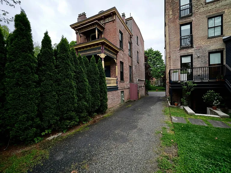 4 Grand St #1 — Photo 28