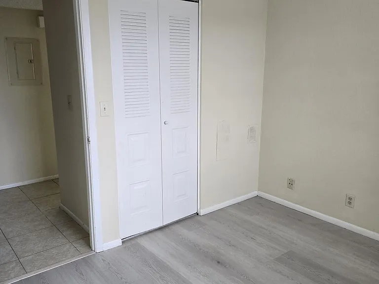 1520 SE Royal Green Cir #K203 — Photo 8