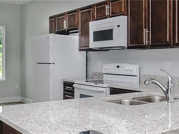 5th image of 754 Mink Ct Unit A