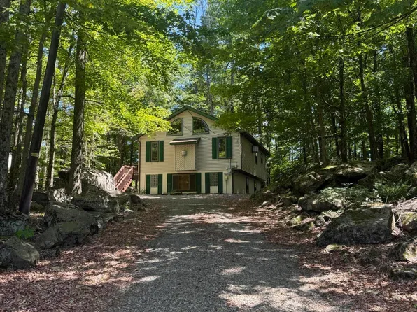 27 Burnwood Point, Lake Ariel, PA 18436