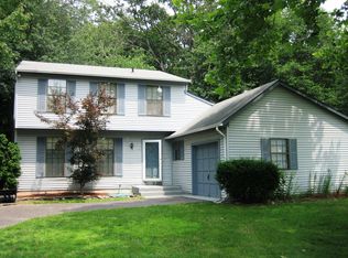 4 Heather Dr, Sicklerville, NJ 08081