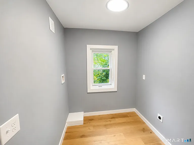 205B Laurel St — Photo 8