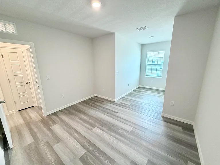 12813 SW Forli Way — Photo 19