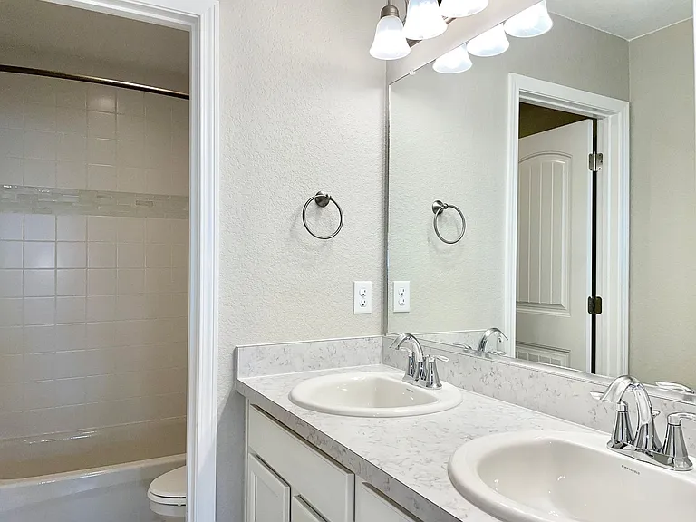 5758 Griffin Dr — Photo 35