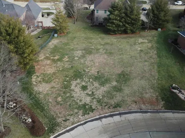 77 Kingsley Way, Glen Carbon, IL 62034