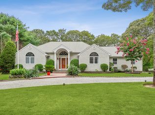 22 Winterberry Ln, East Hampton, NY 11937