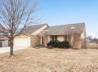 8630 E Lakeland St, Wichita, KS 67207