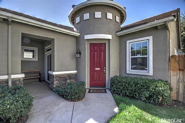 1st image of 5609 Saxon Way