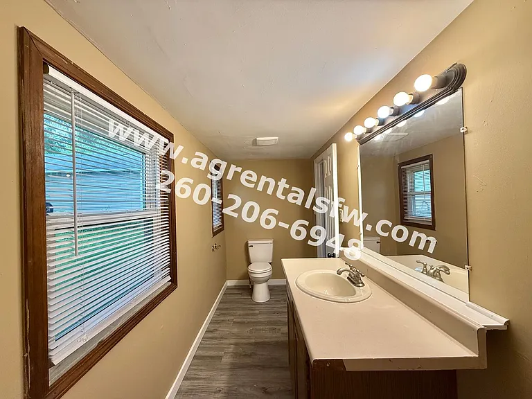 3221 Webster St — Photo 11