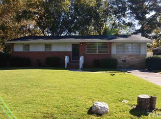 608 N Howell St, Selma, NC 27576