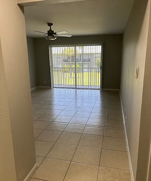 Spring Lake Apartments — Photo 98