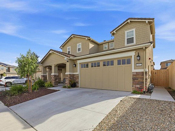 3rd image of 1097 Sunridge Dr