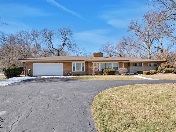 3rd image of 31 Graymoor Ln