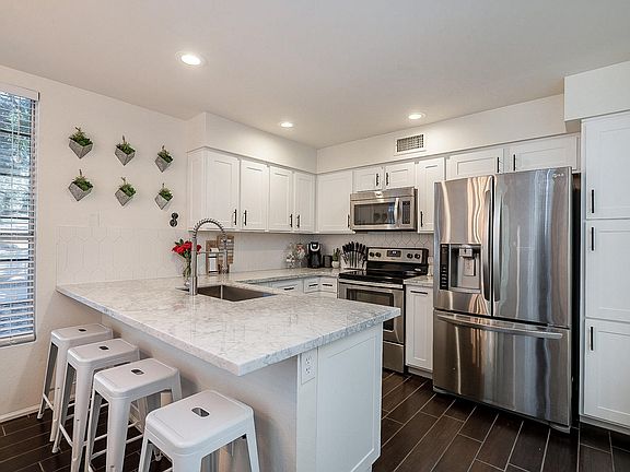 5th image of 1717 E Union Hills Dr Unit 2040