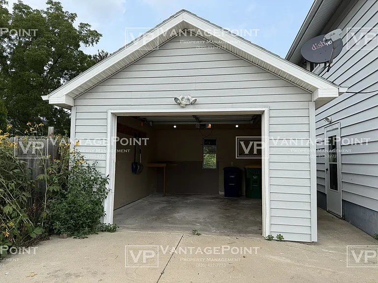 112 Cleveland St — Photo 20