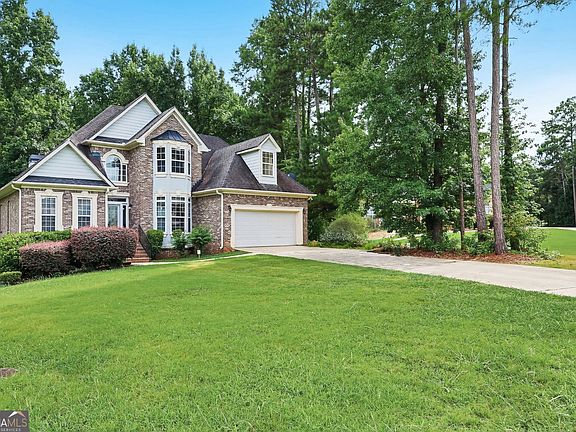2nd image of 136 Lumby Ln