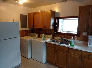 221 W Hopkins Ave, Pontiac, MI 48340
