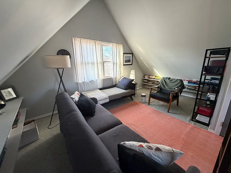 616 E Bloomington St — Photo 14