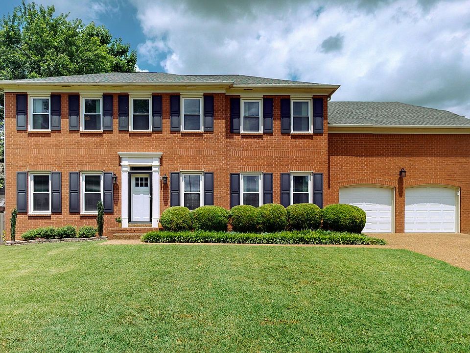 1st image of 903 Savoy Ct