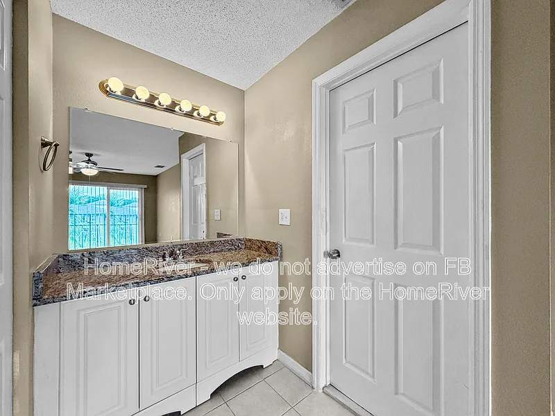 3 bed, 2.5 bath, 1586 sqft, $1,595 — Photo 2