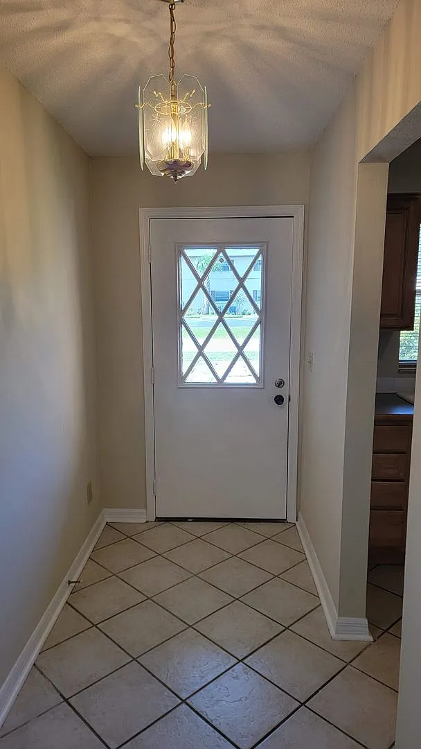 3 bed, 2 bath townhouse minutes from downtown Leesburg. — Photo 2