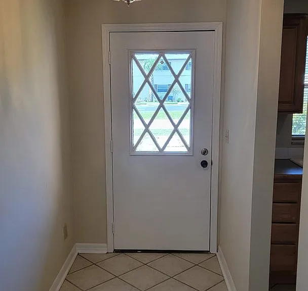 611 W Oak Terrace Dr — Photo 2
