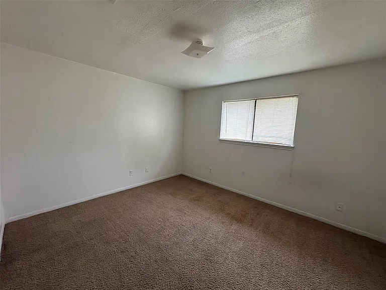 3213 Hirschfield Rd #C — Photo 6