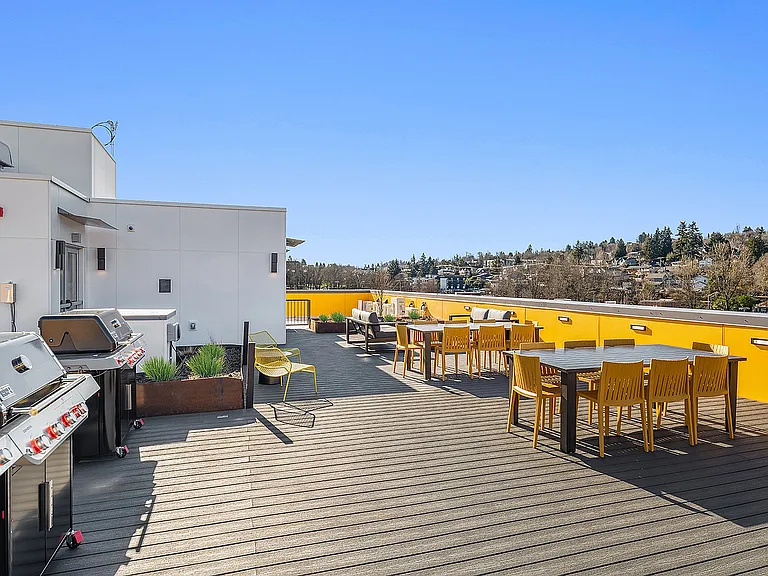 Rooftop - Grills & Seating