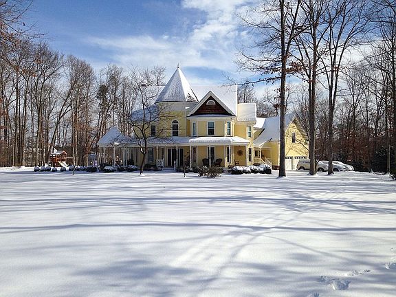3rd image of 5515 Country Creek Ct