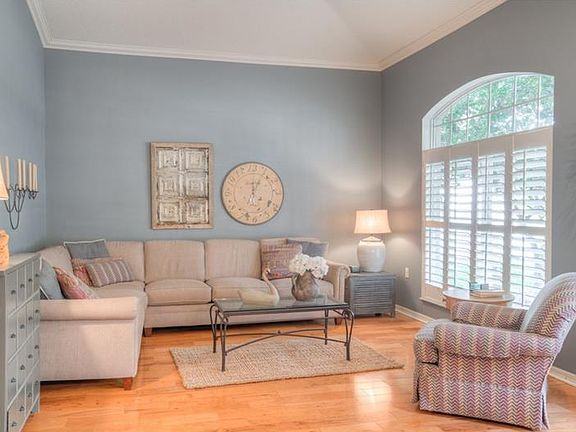 2nd image of 1723 Audubon Trl