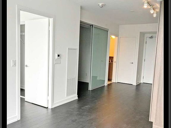 5th image of 85 Wood St #3607