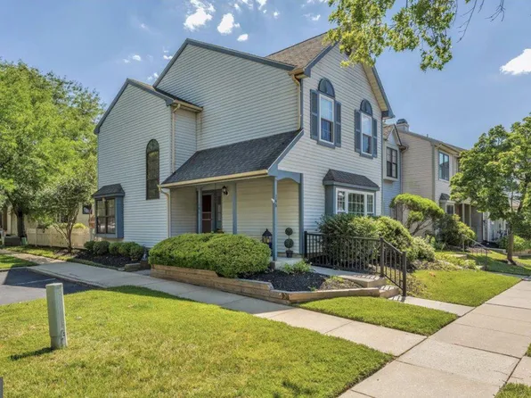 146 Crown Prince Dr, Marlton, NJ 08053
