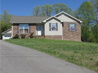 101 W Dell Rd #1, Dickson, TN 37055