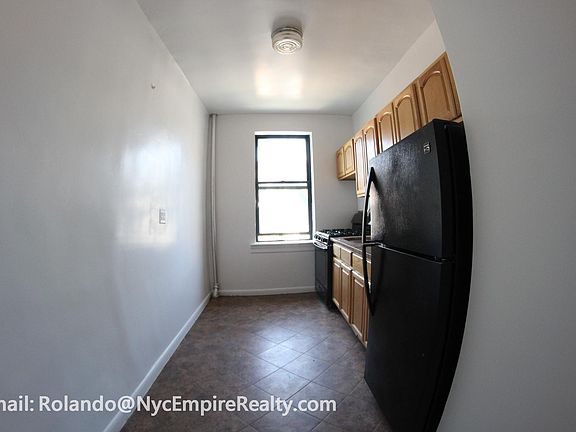 3rd image of 2825 Grand Concourse #2E-1
