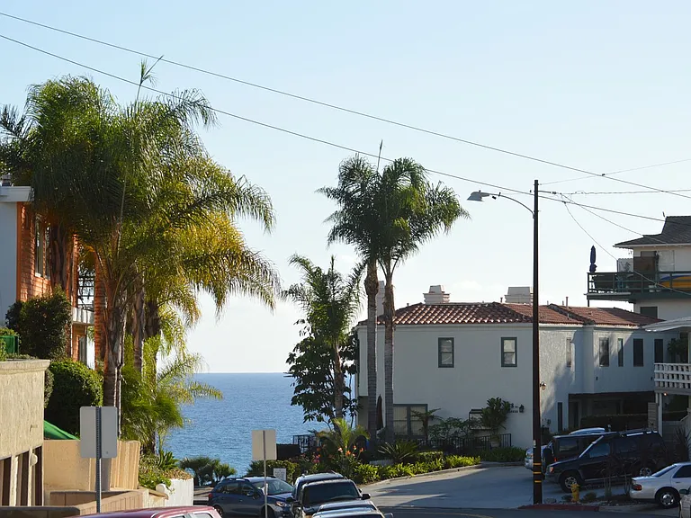 234 W Escalones — Photo 1