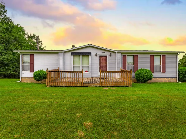 409 Ridgeway Dr, Troutville, VA 24175