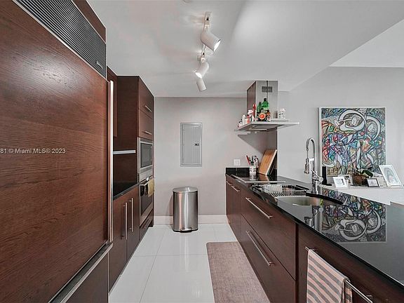 3rd image of 495 Brickell Ave APT 1102